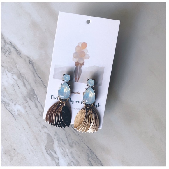 Crystal TearDrop Earrings NWT - Picture 10 of 12